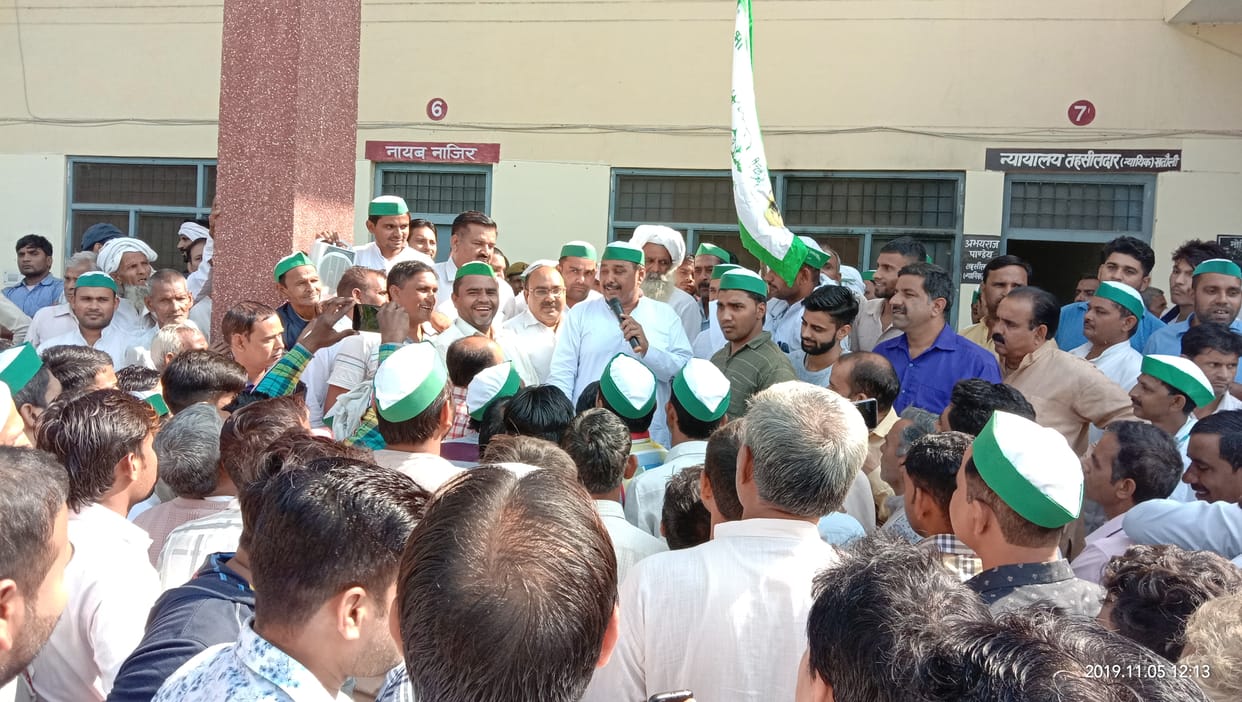 Bhatiyu's sit-in protest against bribery