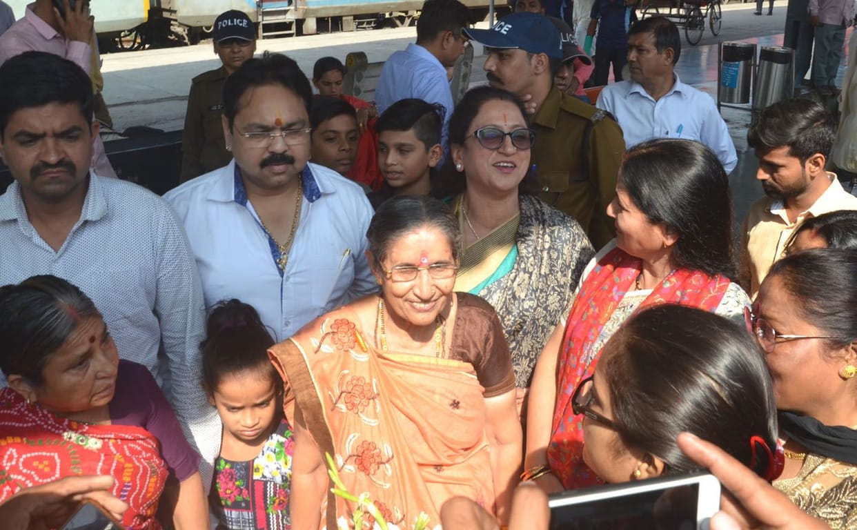 Today Jasodaben will visit many ashrams in Haridwar