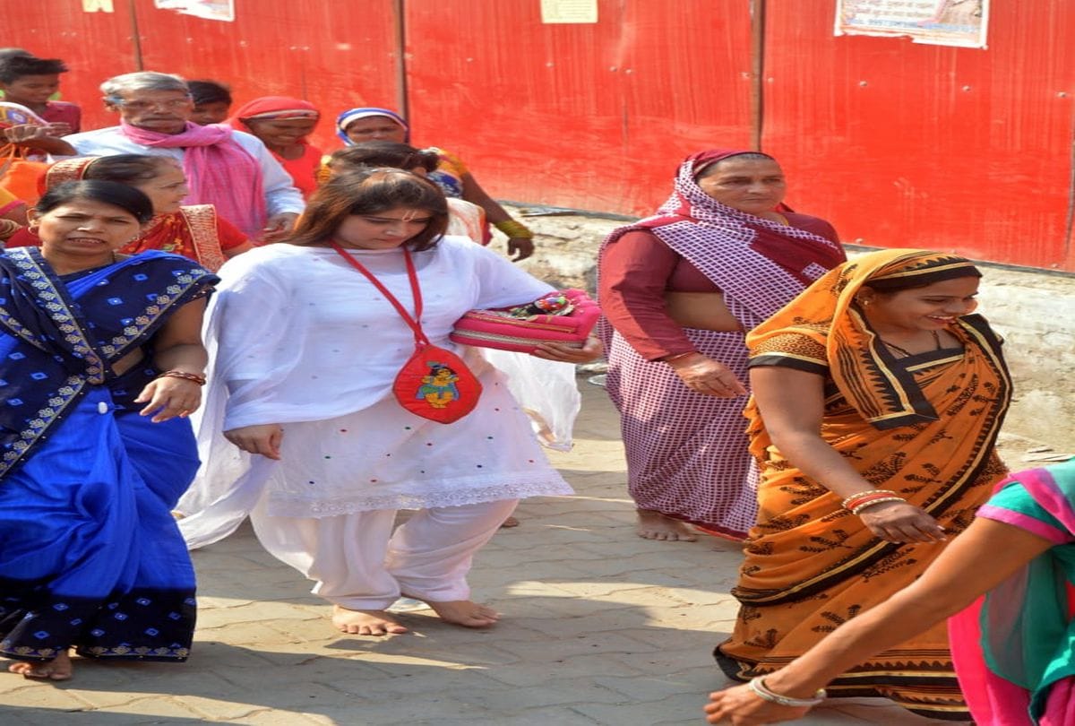 huge crowd of devotees gathered for mathura parikrama on akshay navami