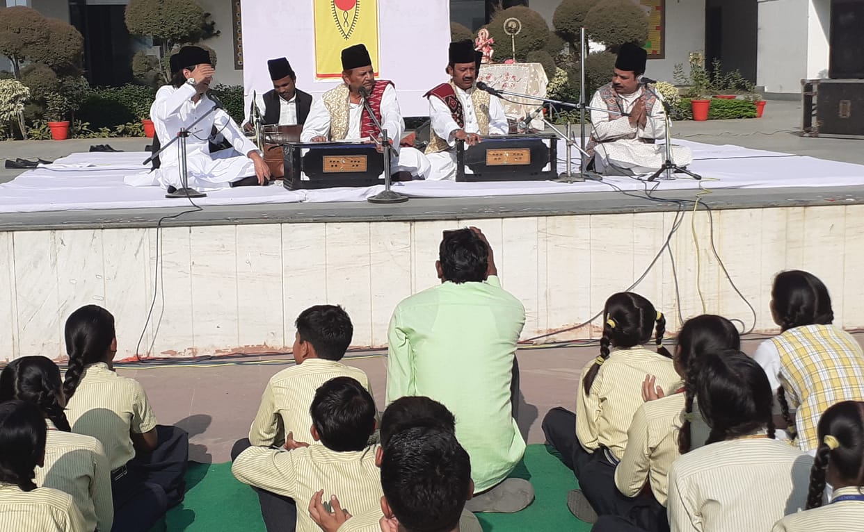 'Imprint Tilak Sab chhani mose naina milayake'