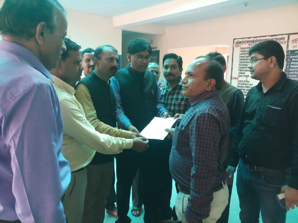 Lawyers protest in tehsil