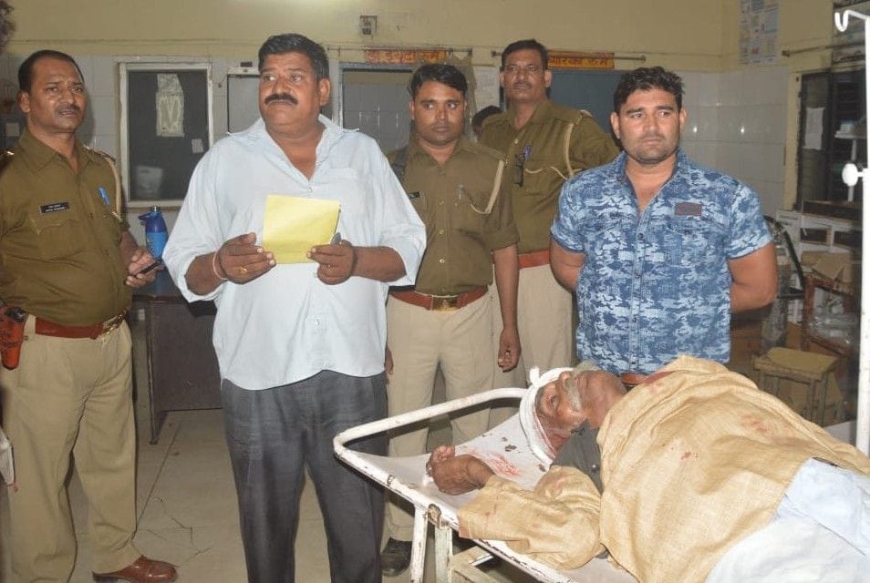 Old man shot ax in front of police in Chakrod dispute