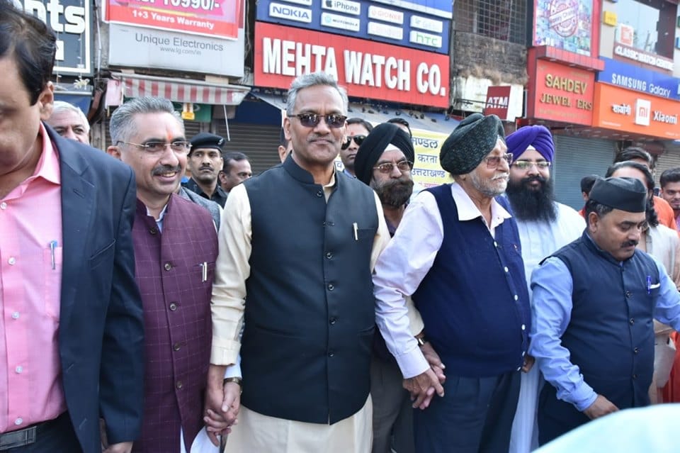 Human chain of 50 Kilometers Against single Use Plastic in dehradun photos