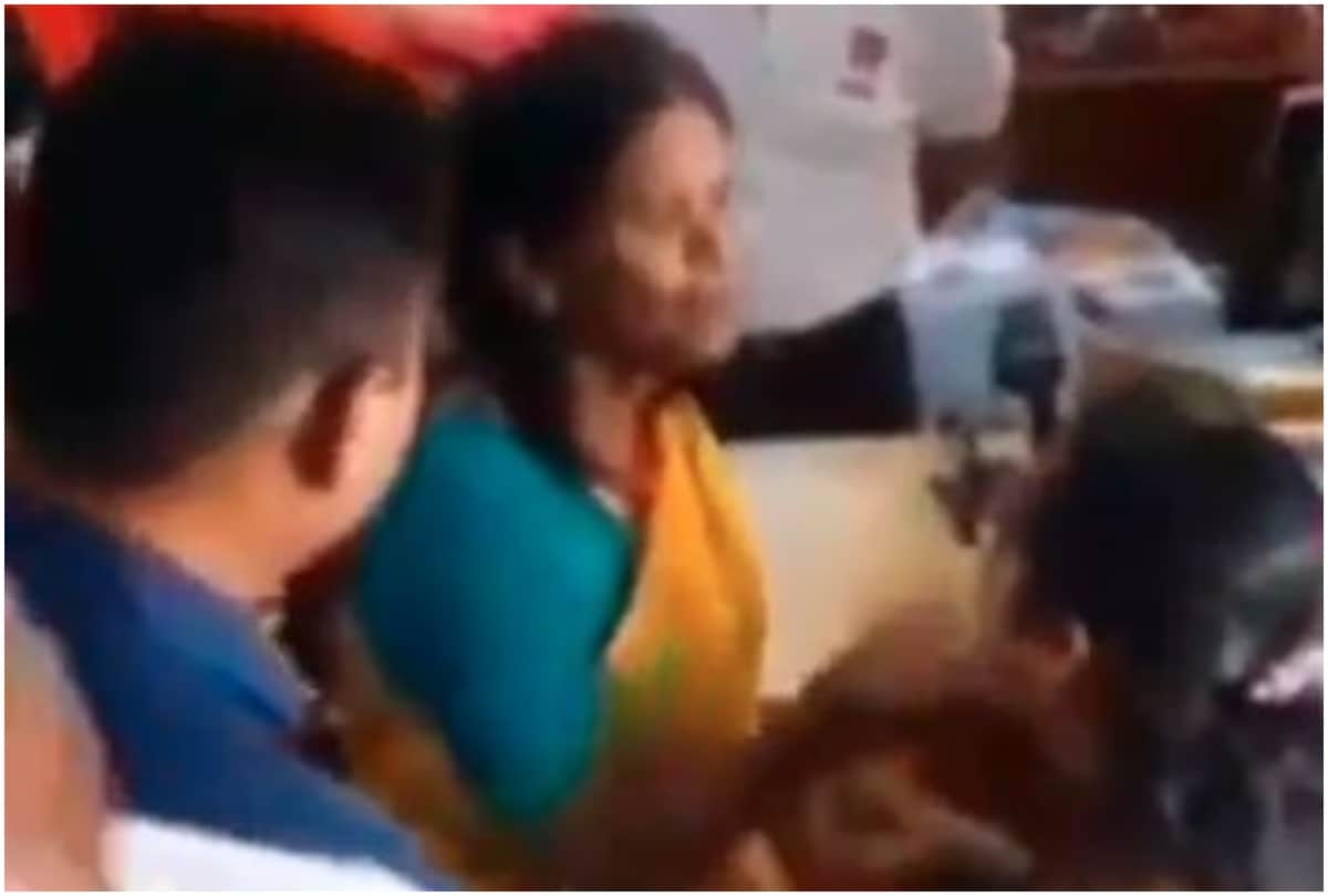 After Ranu Mondal funny memes Kanpur ramp walk video viral