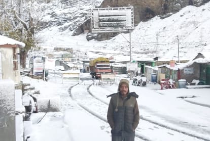 Heavy Snowfall And Rain In Jammu Kashmir, Himachal Pradesh, Uttarakhand latest update