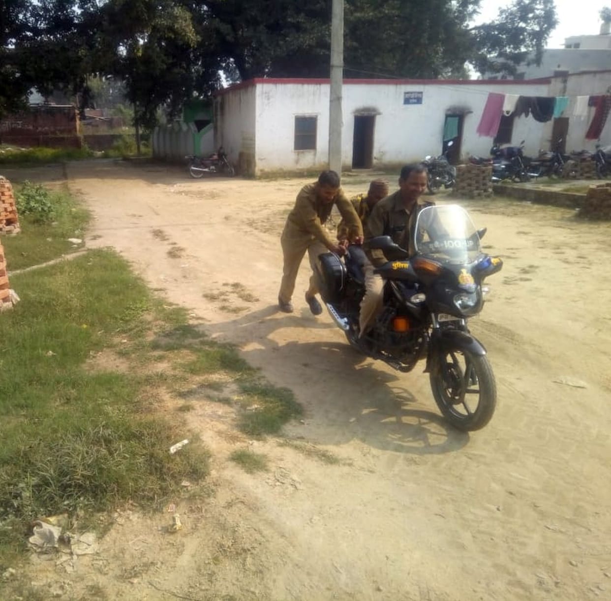 police obey his duety by unfit bickes
