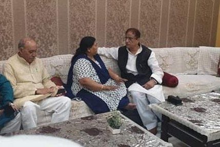 Azam Khan arrived at Vijma Yadav residence