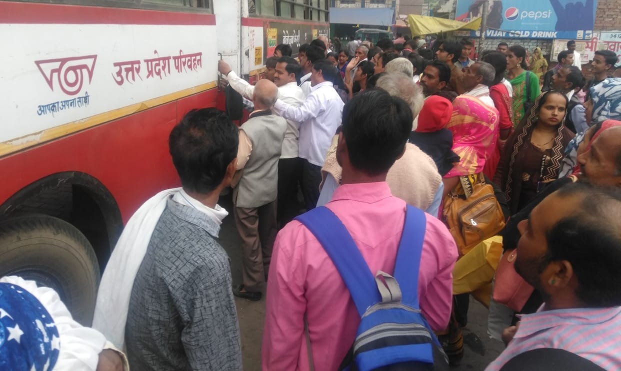 Buses on Delhi road, passenger upset