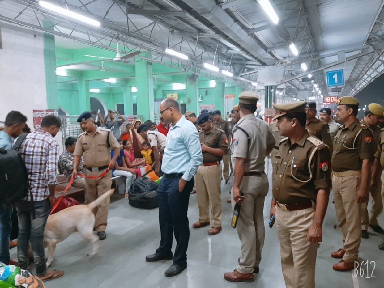 Furore over notification of bomb at Basti station
