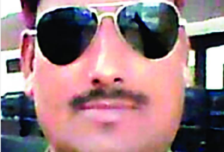 sub inspector committed suicide by hanging himsef