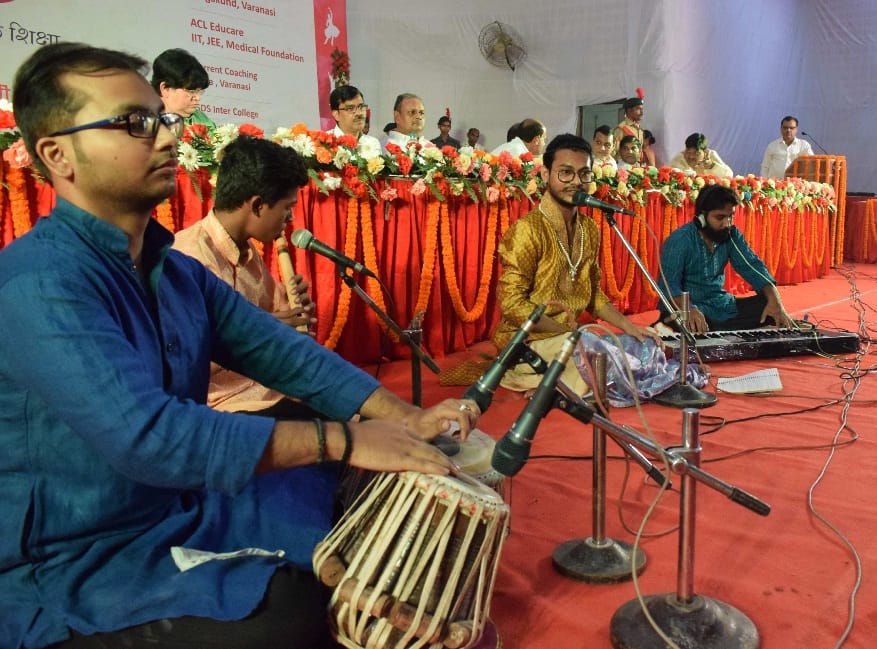 Singing competition organized in Kashi Ganga Festival