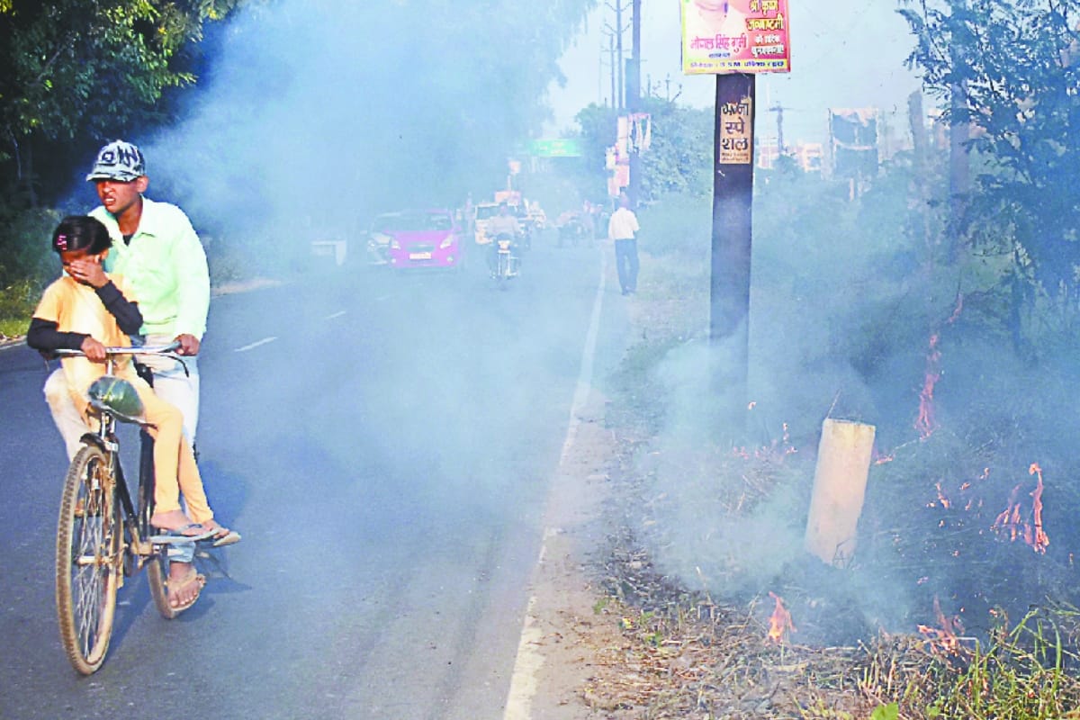 stubble is being burning in Fields in Western up, Pollution is not in Controll