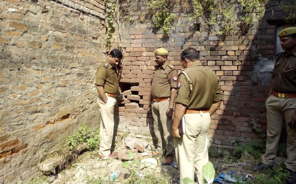 Attempting to steal cash by burglarizing SBI's ATM booth