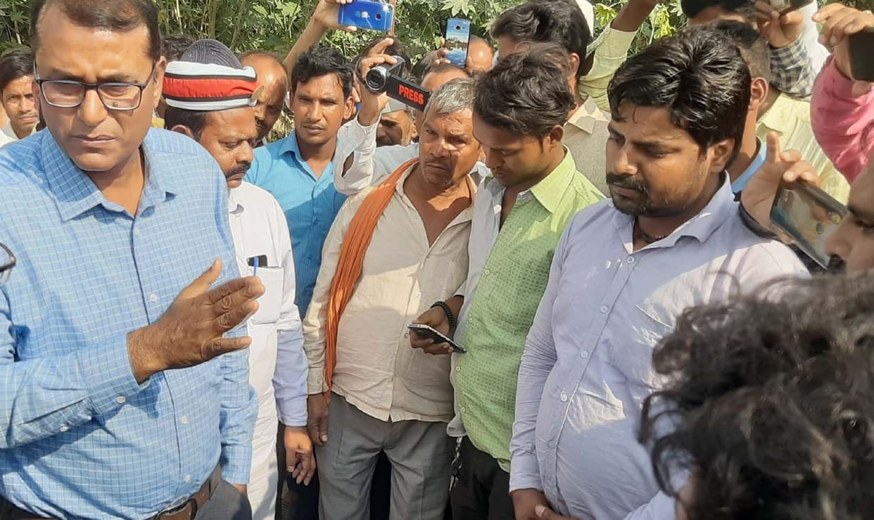 Angry over ban on combine, road jam