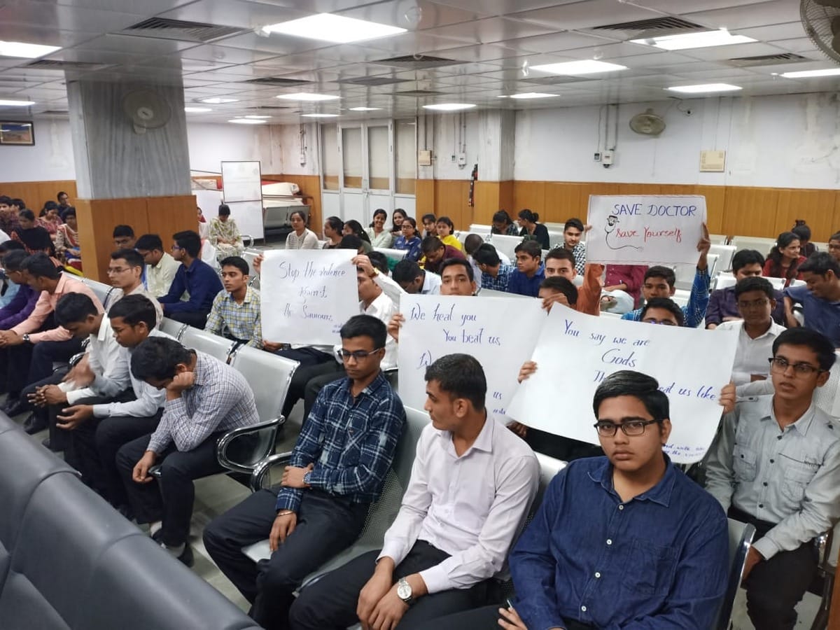 BHU residentश्'s Doctors ends strike after demands are met