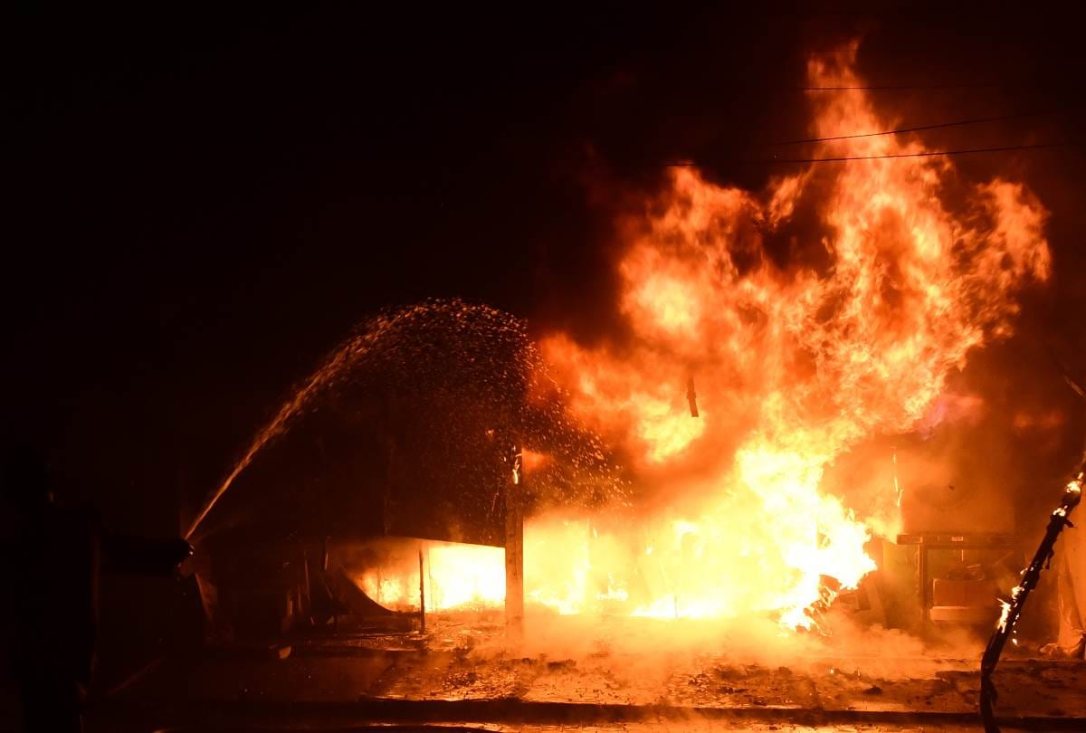 Fire in electronic show room