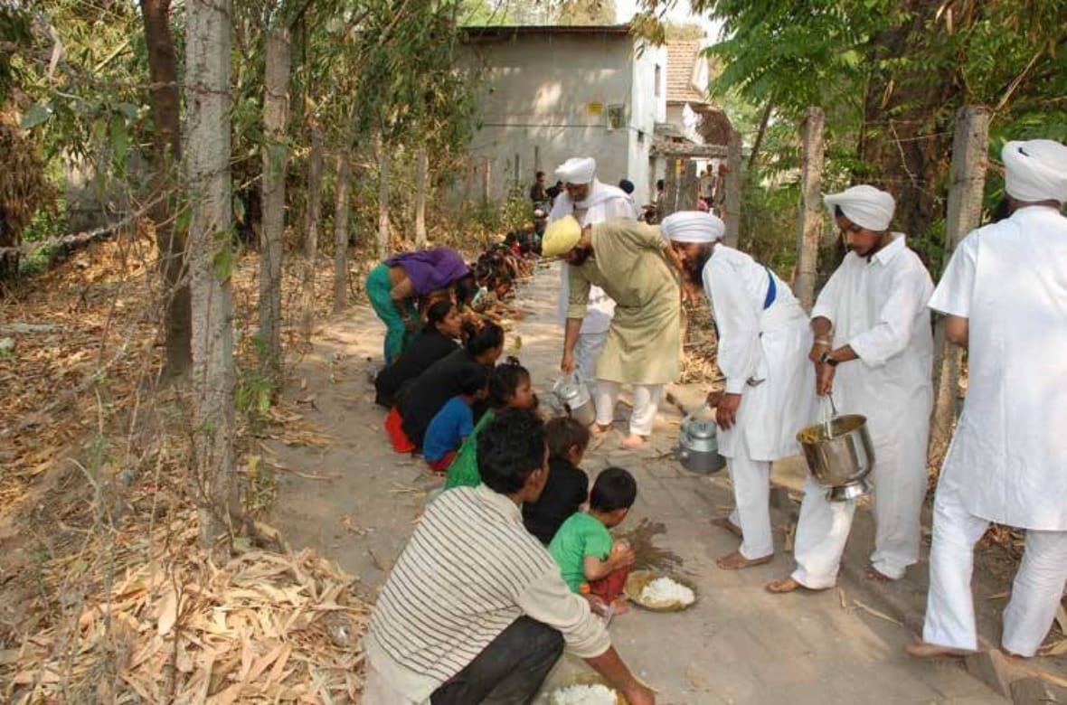 guru nanak jayanti 2019: how and why was the started gurudwara langar