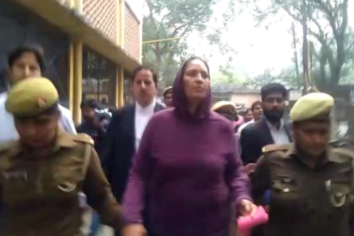 inspector Laxmi Singh Chauhan has won ten gallantry award, know why she is sent to jail