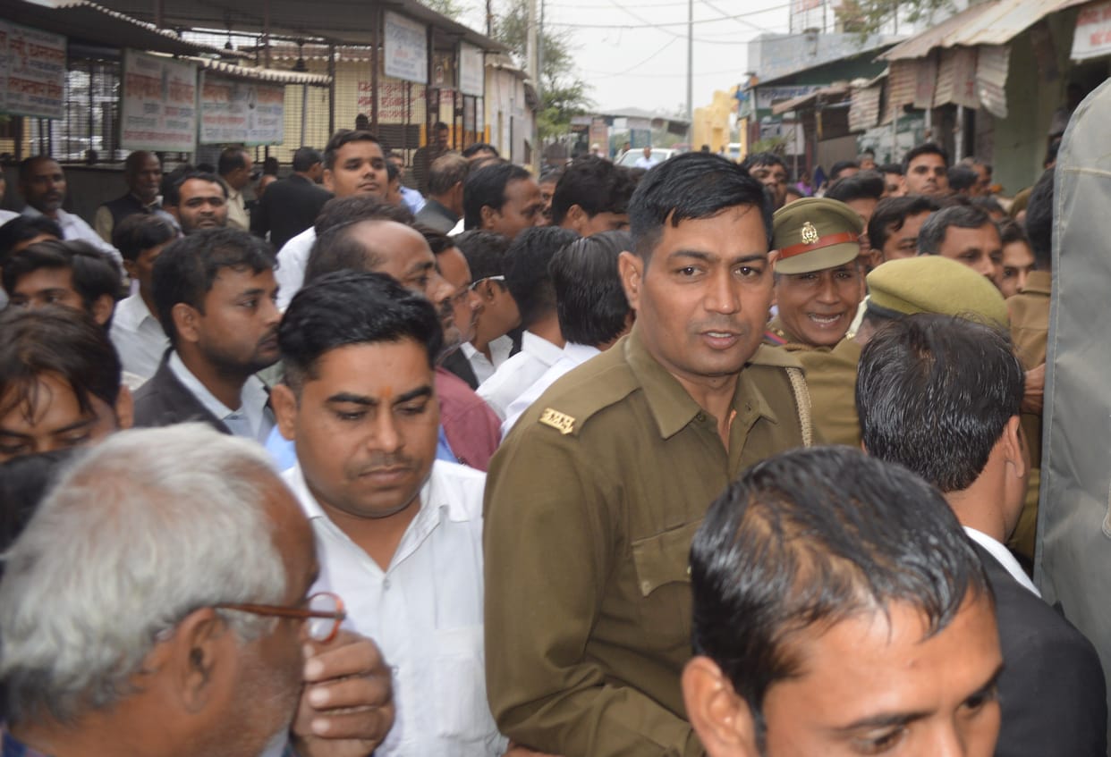 The situation remained uncontrolled for a long time after the ruckus in the court premises of Hathras