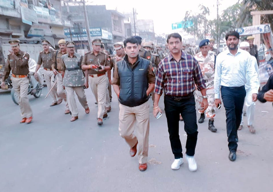 DM-SSP marches on foot in sensitive areas