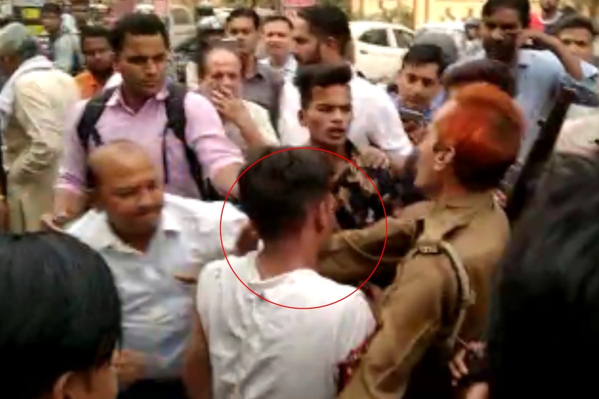 stockers tease Three football players in Meerut ,girls beat them on the road