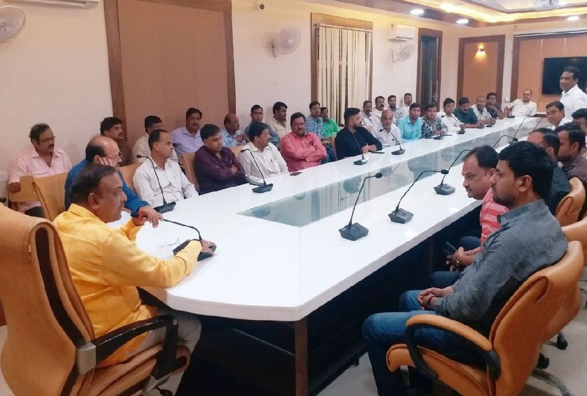 Mayor Naveen Jain warns to contractors over quality of work
