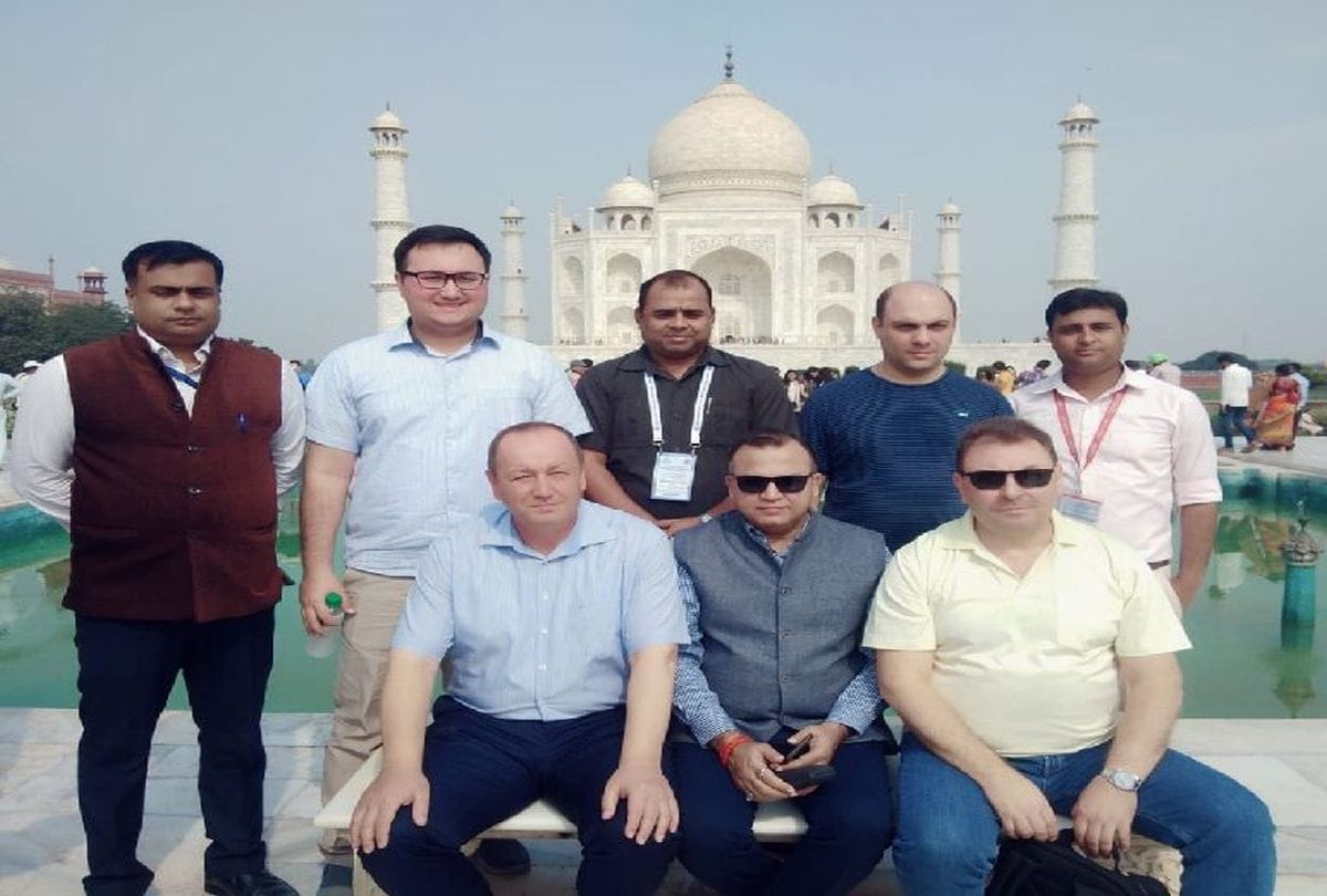 Minister of Kazakhstan Visits Tajmahal Agra India News