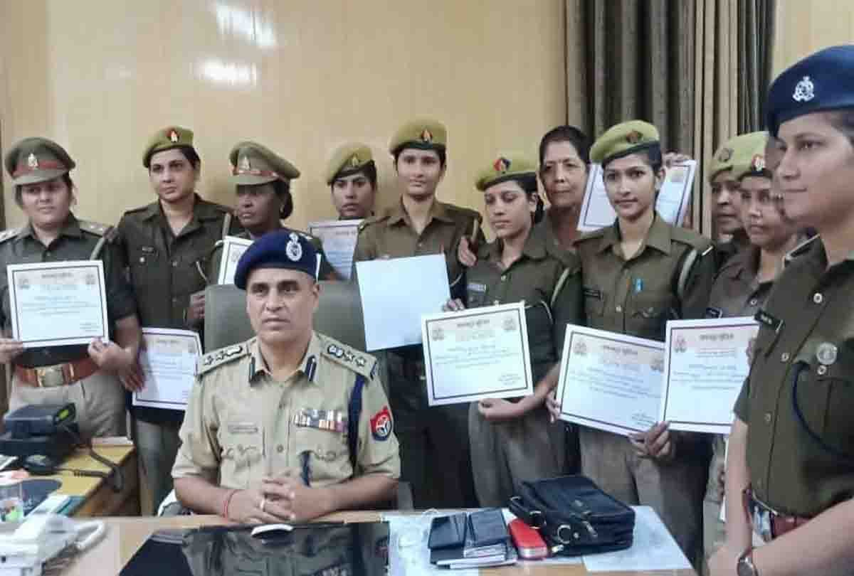 Women policeman honored in kanpur