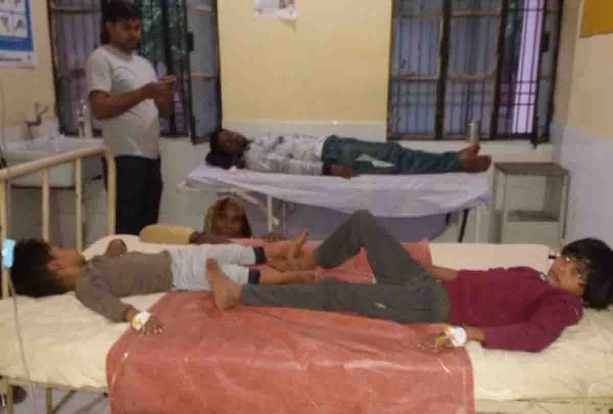 17 people ill due to food poisoning