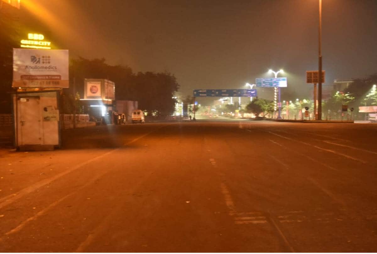 You can see in pictures how the lucknow police is patrolling