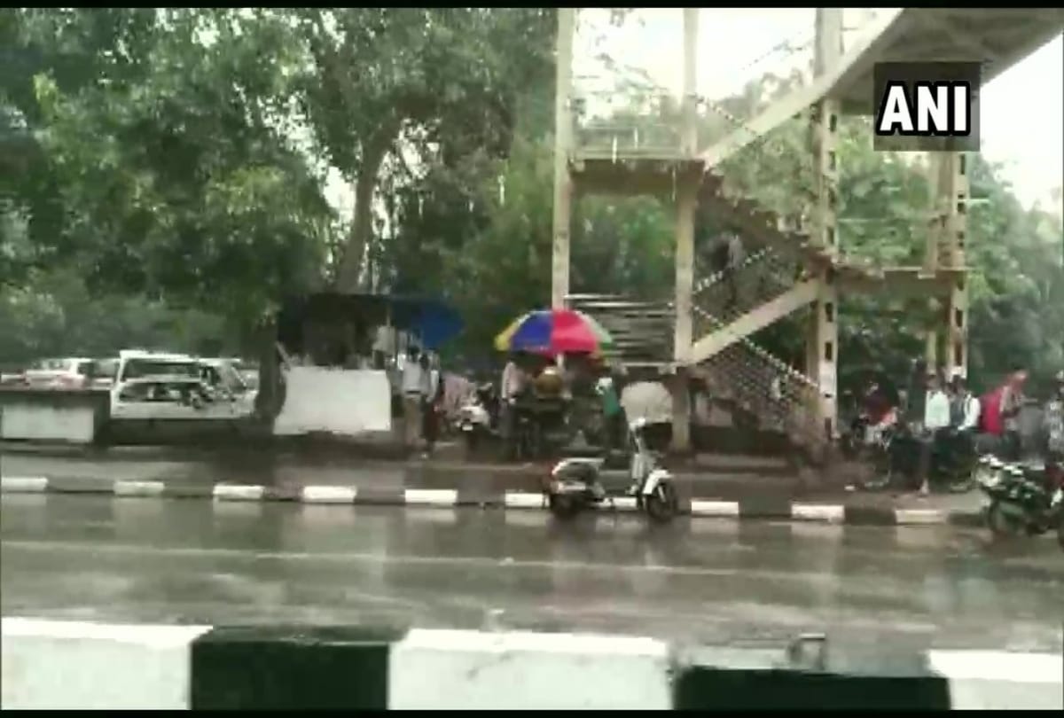 light rain lashes in parts of delhi ncr likely to get relief from pollution