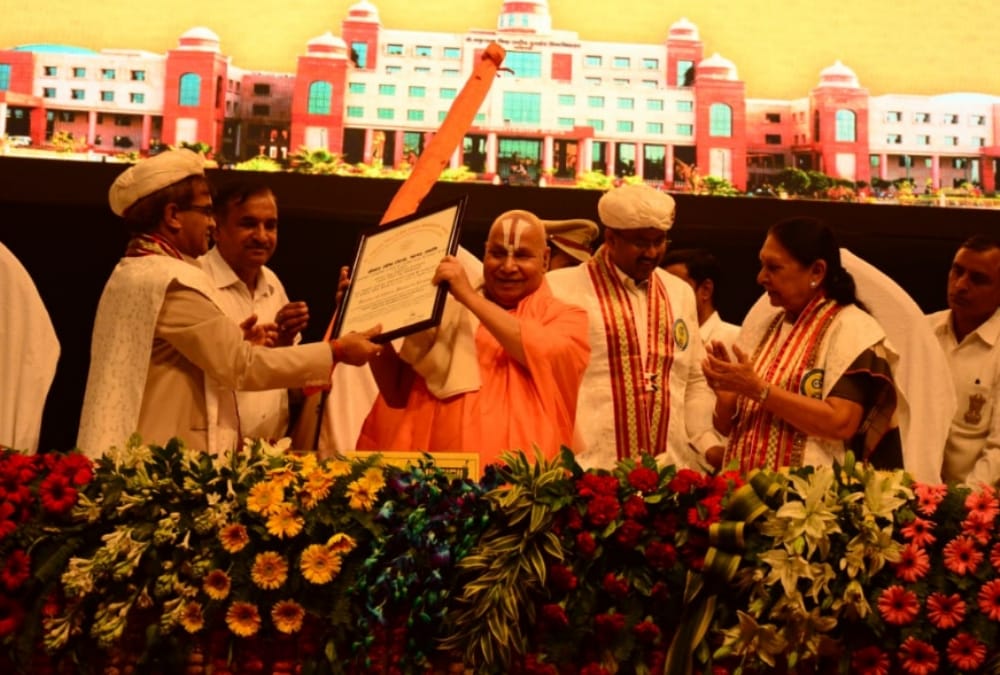 Ram is not communal: Rambhadracharya