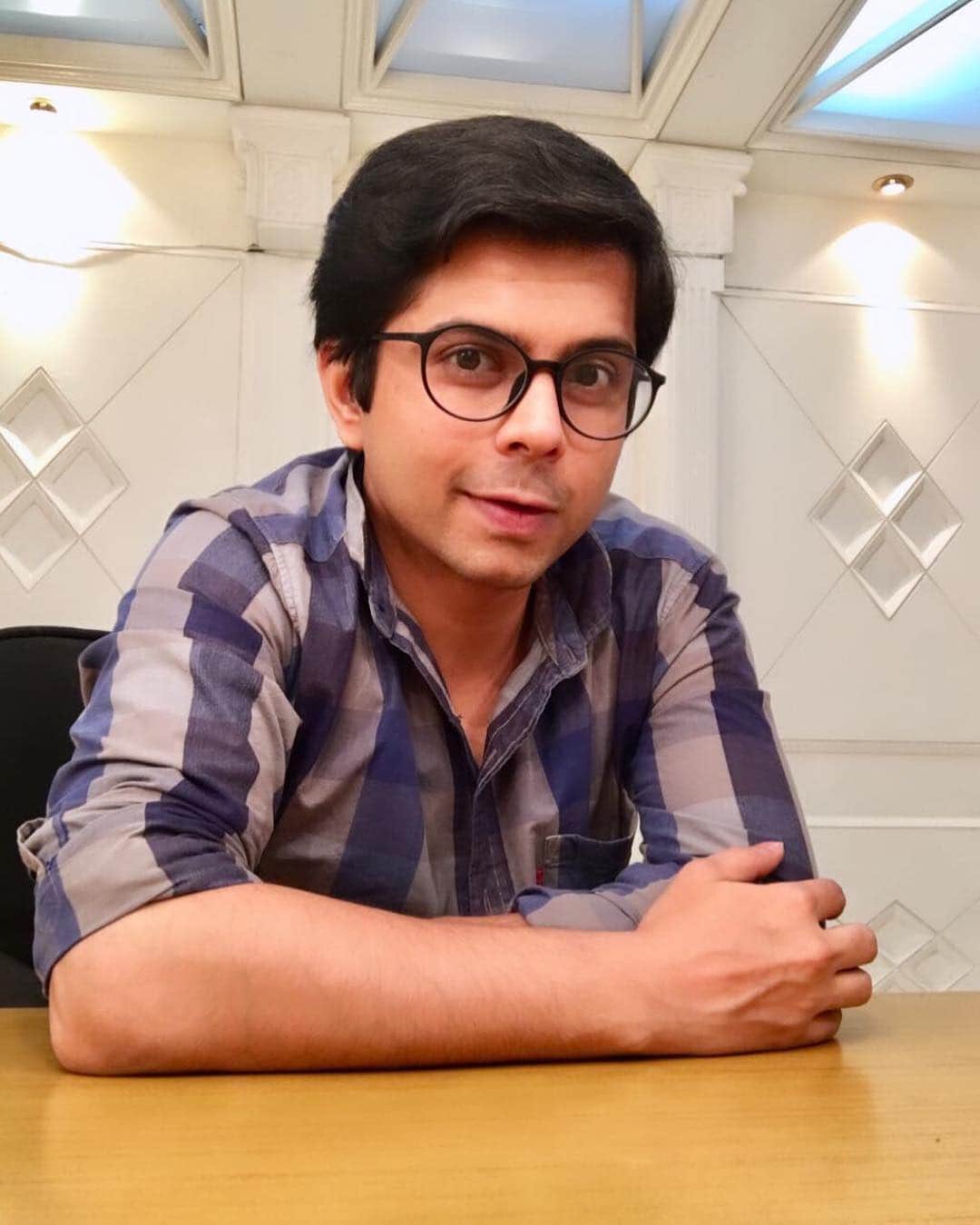 bollywood actor Sanchay Goswami WhatsApp account hacked FIR against the unidentified person