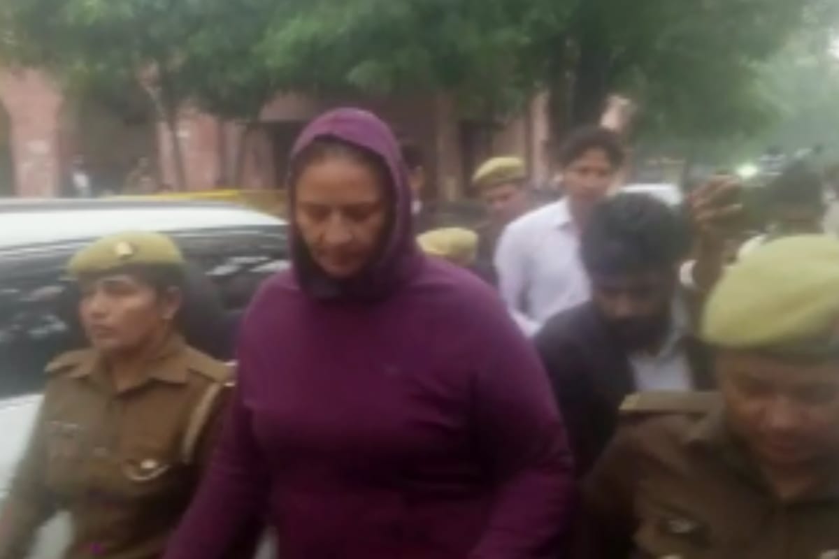 inspector Laxmi Singh Chauhan has won ten gallantry award, know why she is sent to jail