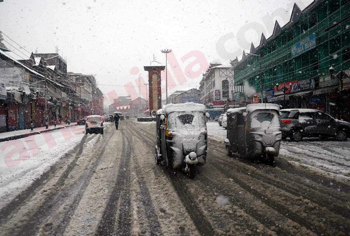 heavy rainfall and snowfall in several parts of jammu kashmir, warning of snowfall in kashmir