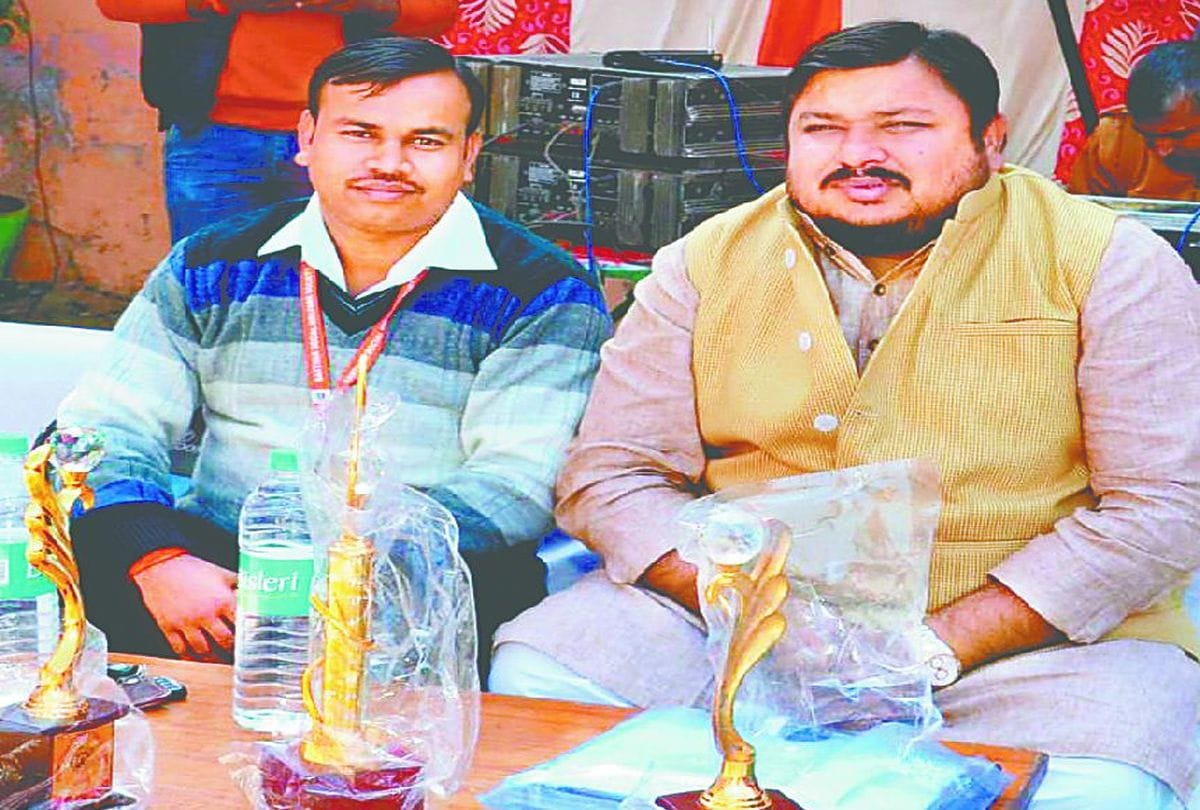 fraud with 32 thousand women name of jobs in agra