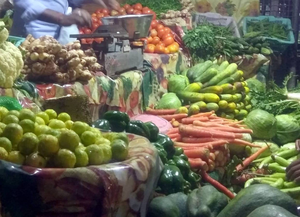 Weather cold, vegetable, fruit market hot