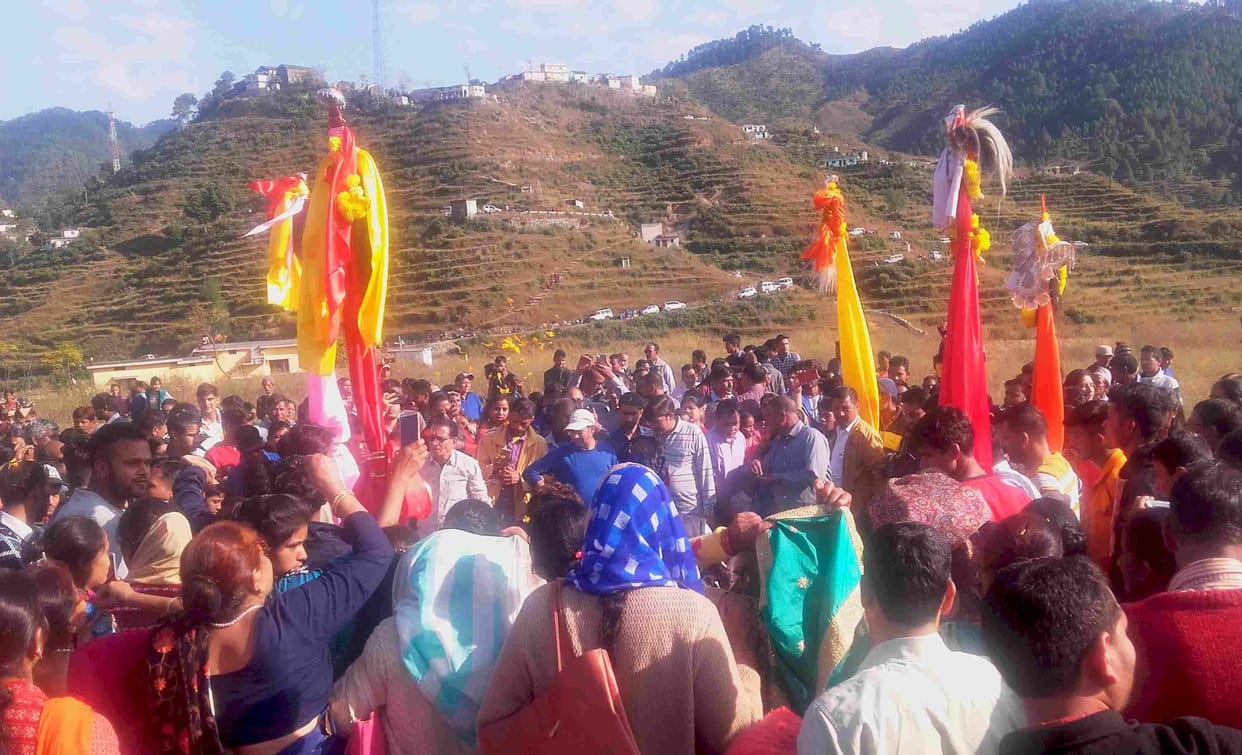 Hundreds of devotees gathered in Mansar fair