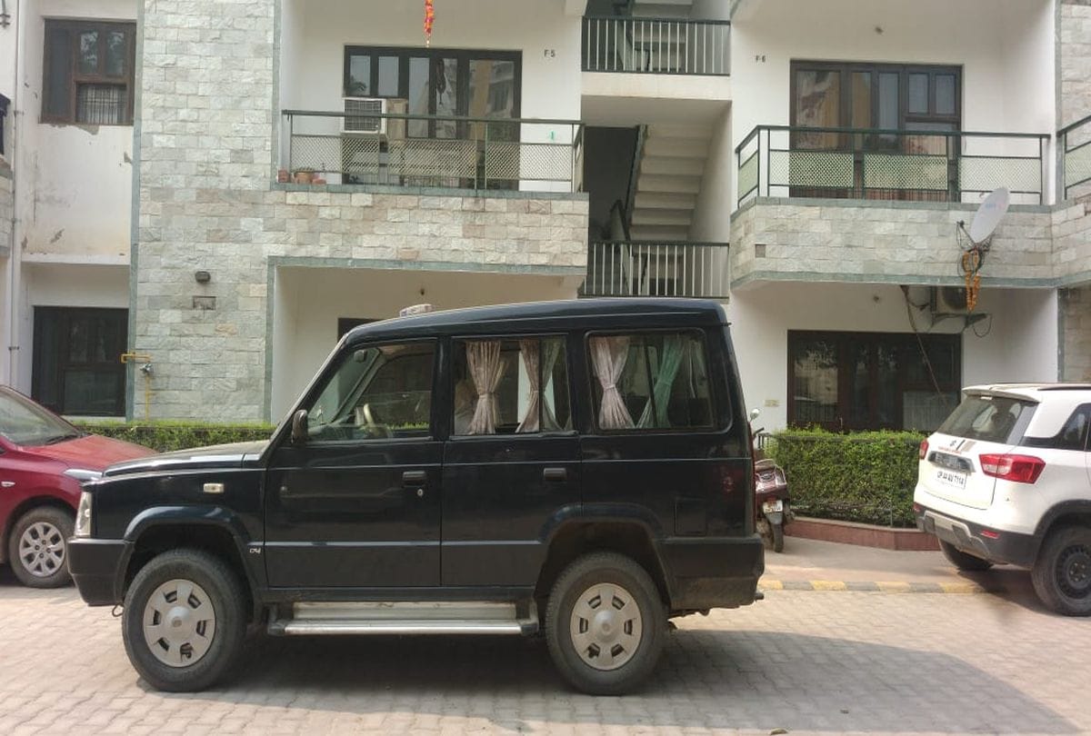 Pf Scam Case Eow team reached Pk Gupta house in agra