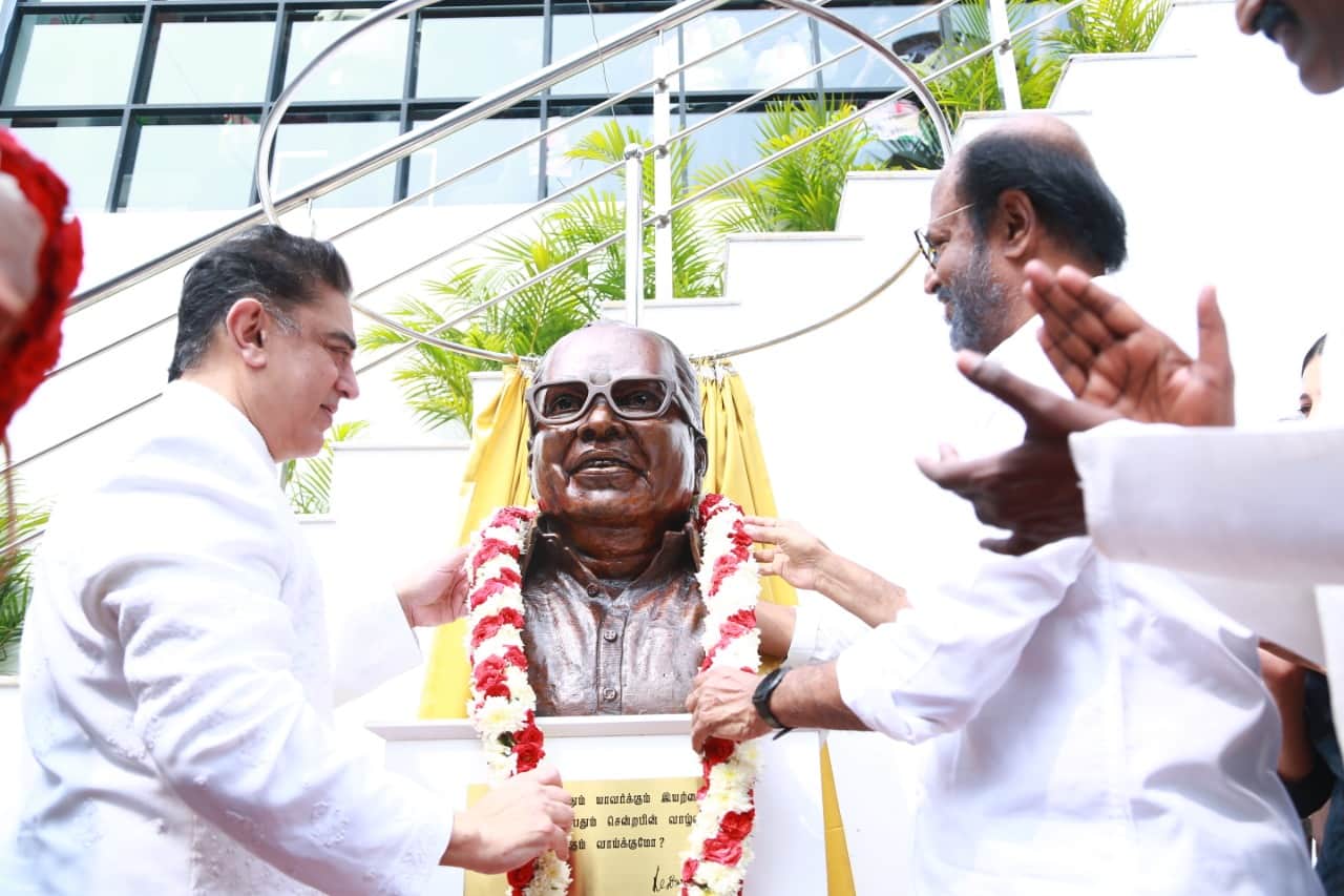 Kamal Haasan unveiled K Balachander statue on his birthday