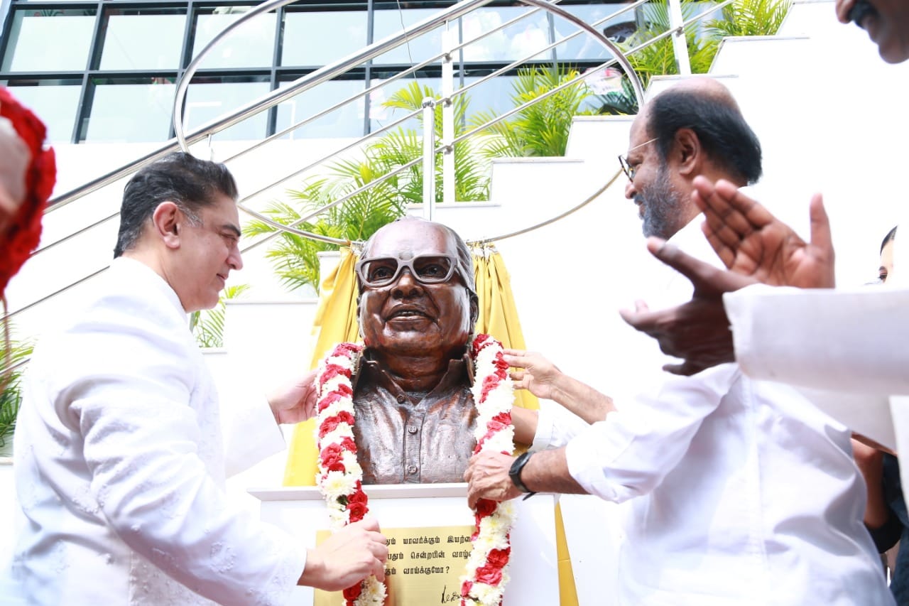 Kamal Haasan unveiled K Balachander statue on his birthday