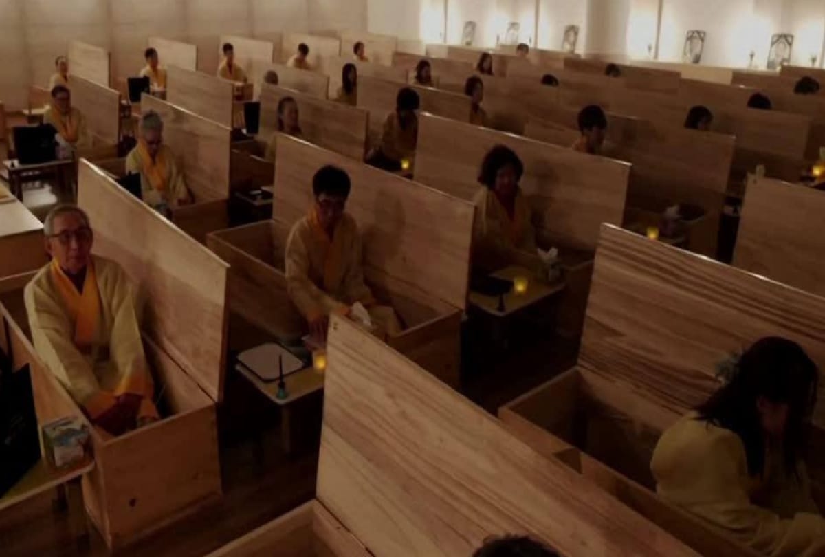South Koreans Are Holding Fake Funeral to Teach Life Lessons to the Living