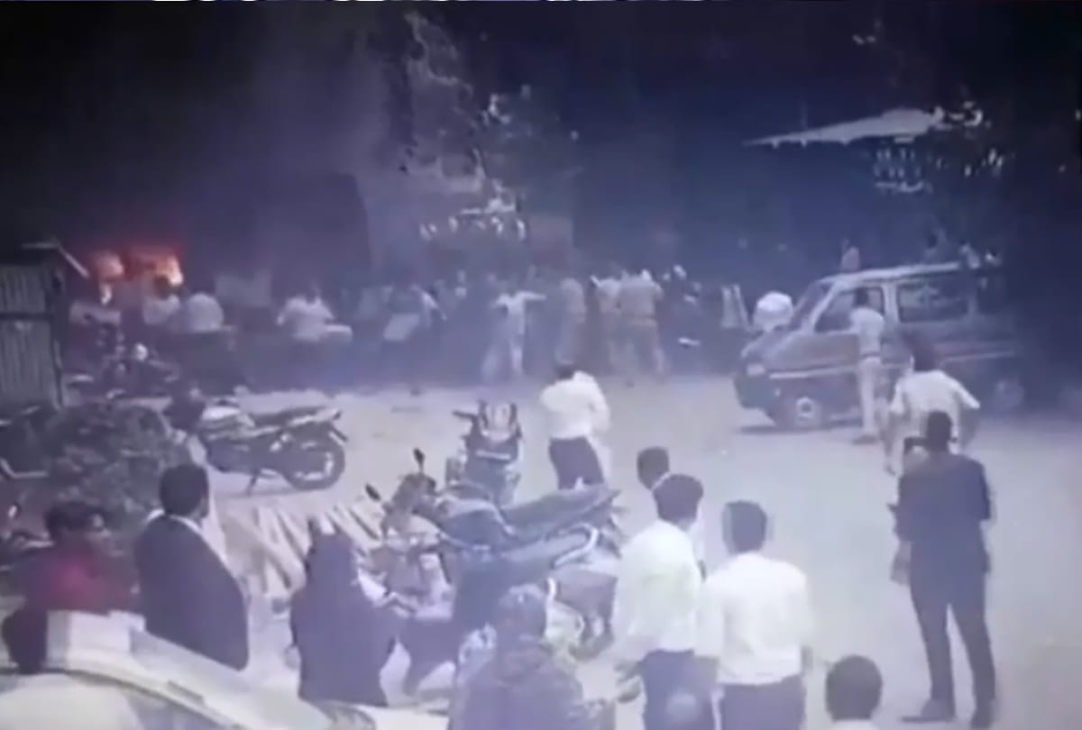 tis hazari court clash one more video of lawyers pelting stone on lockup came forward