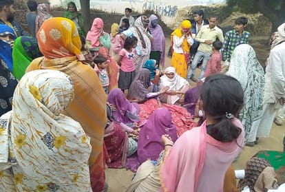woman dies in bull attack mathura up news