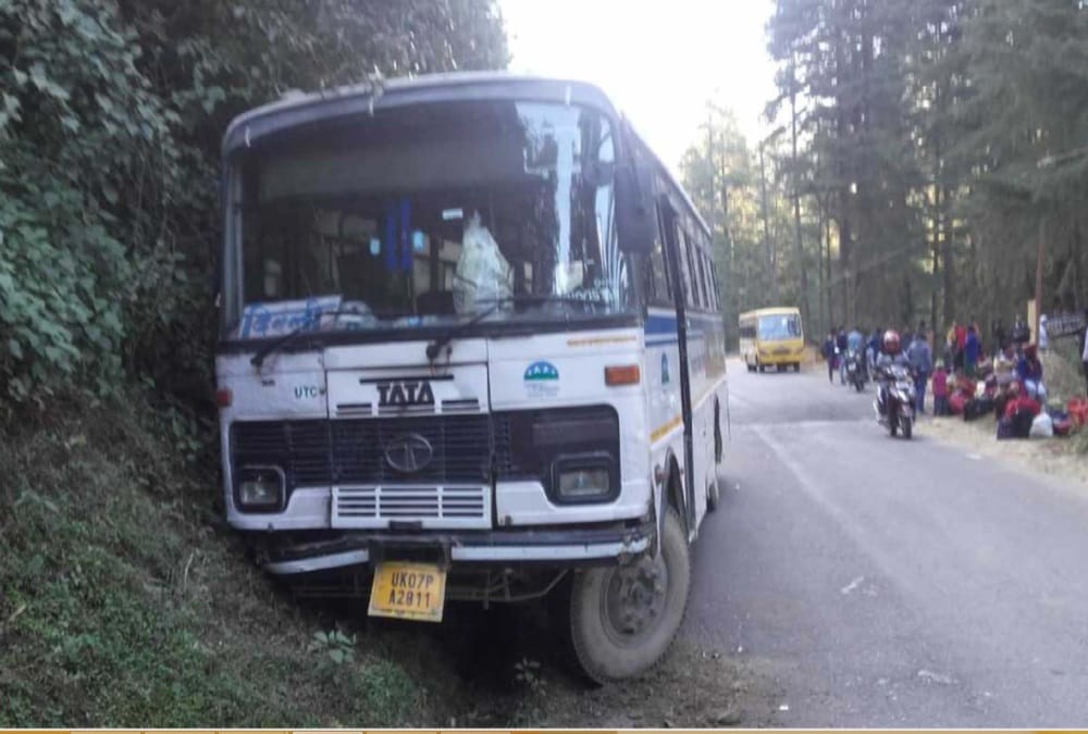 Roadways Bus Brake Fail in Full of Champawat 40 passengers