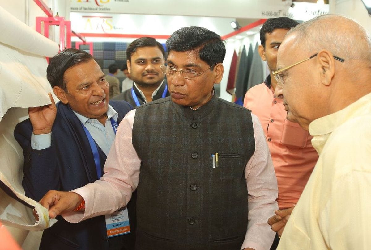 Meet at Agra Foreign Buyers Visit New Technology Machinery