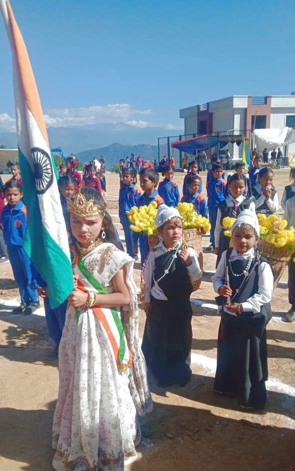 Fair starts with colorful programs
