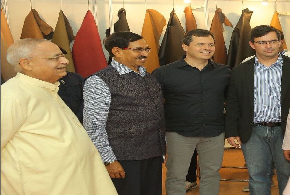 Meet at Agra Foreign Buyers Visit New Technology Machinery