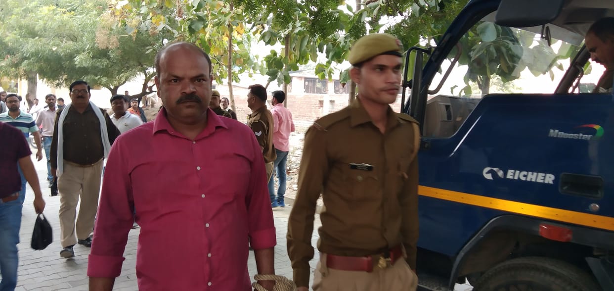 Son fired bullets from police jeep, SP was suspended
