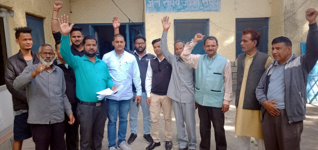 Drinking water crisis in shielded by motor blowing